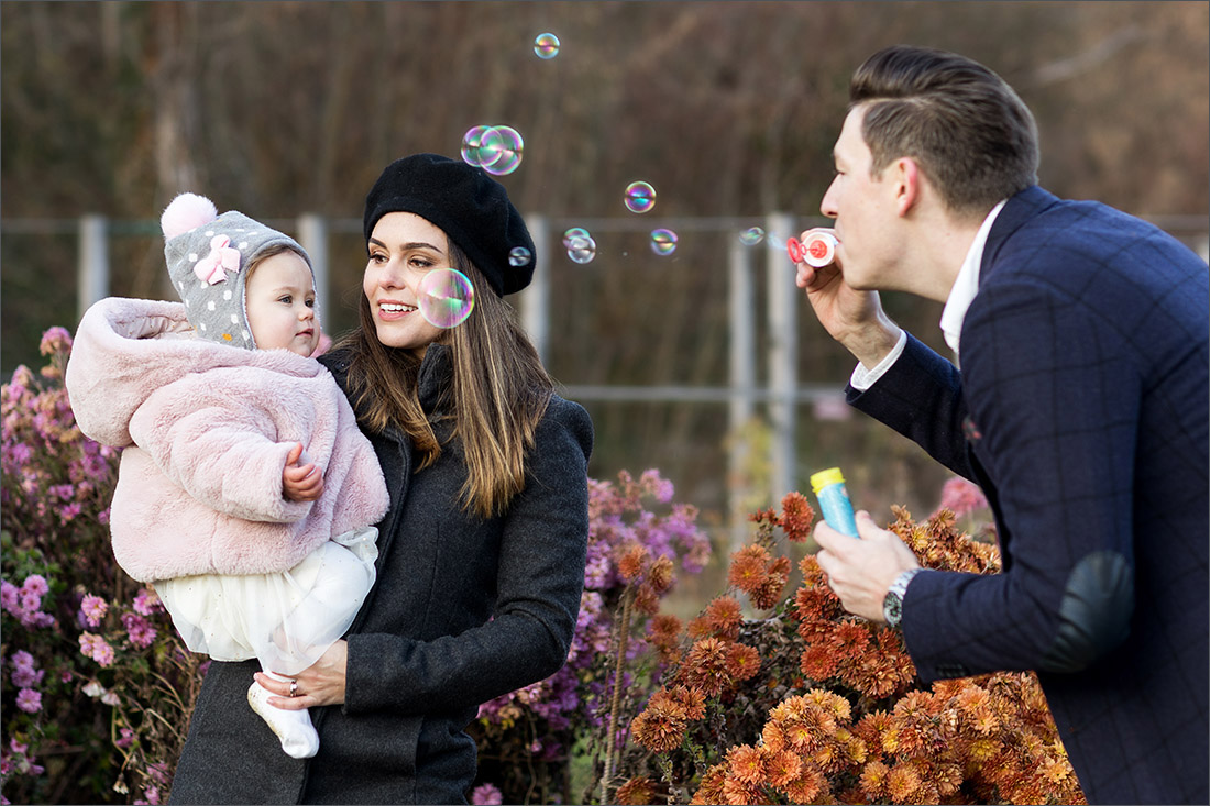 Familien Fotoshooting Basel - Merian Gärten - Seifenblasen